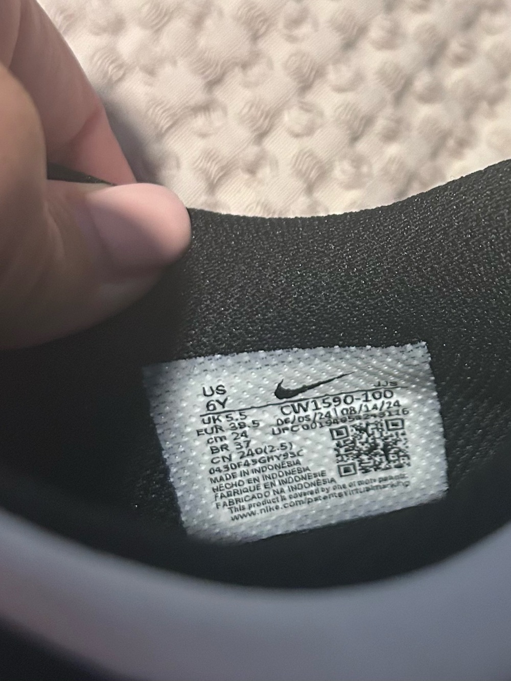Nike Dunk Low “Pandas” - Picture 7 of 7